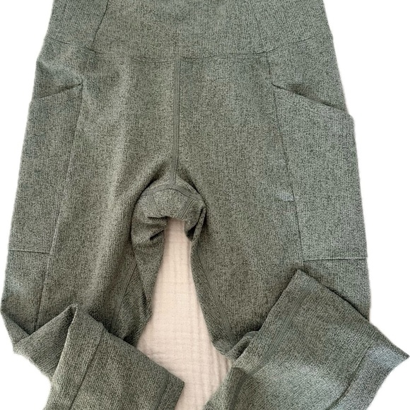 REI Pants - REI Active Pursuits Co Op  7/8 Textured Leggings small